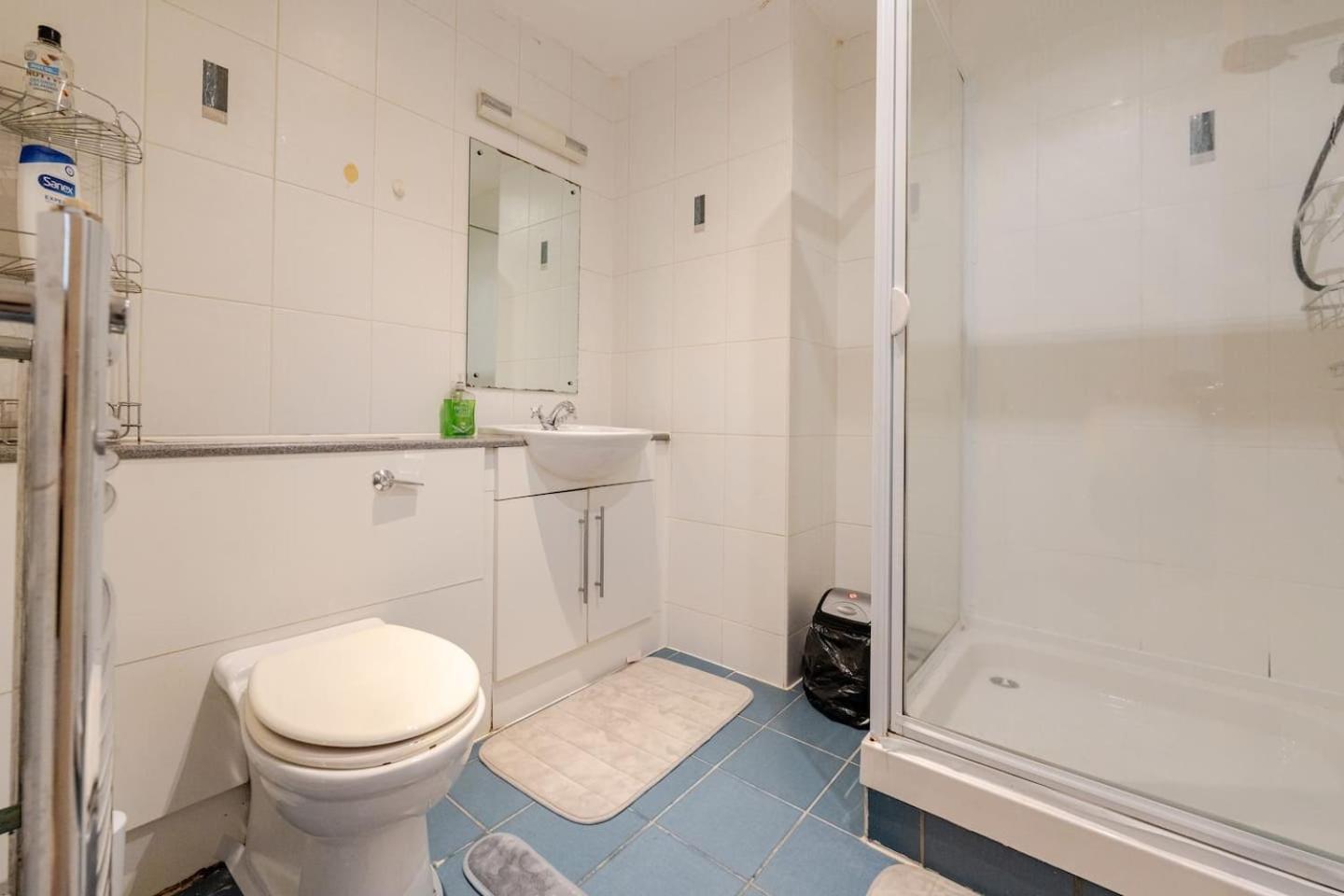 Private Room In Cardiff City Center Buitenkant foto